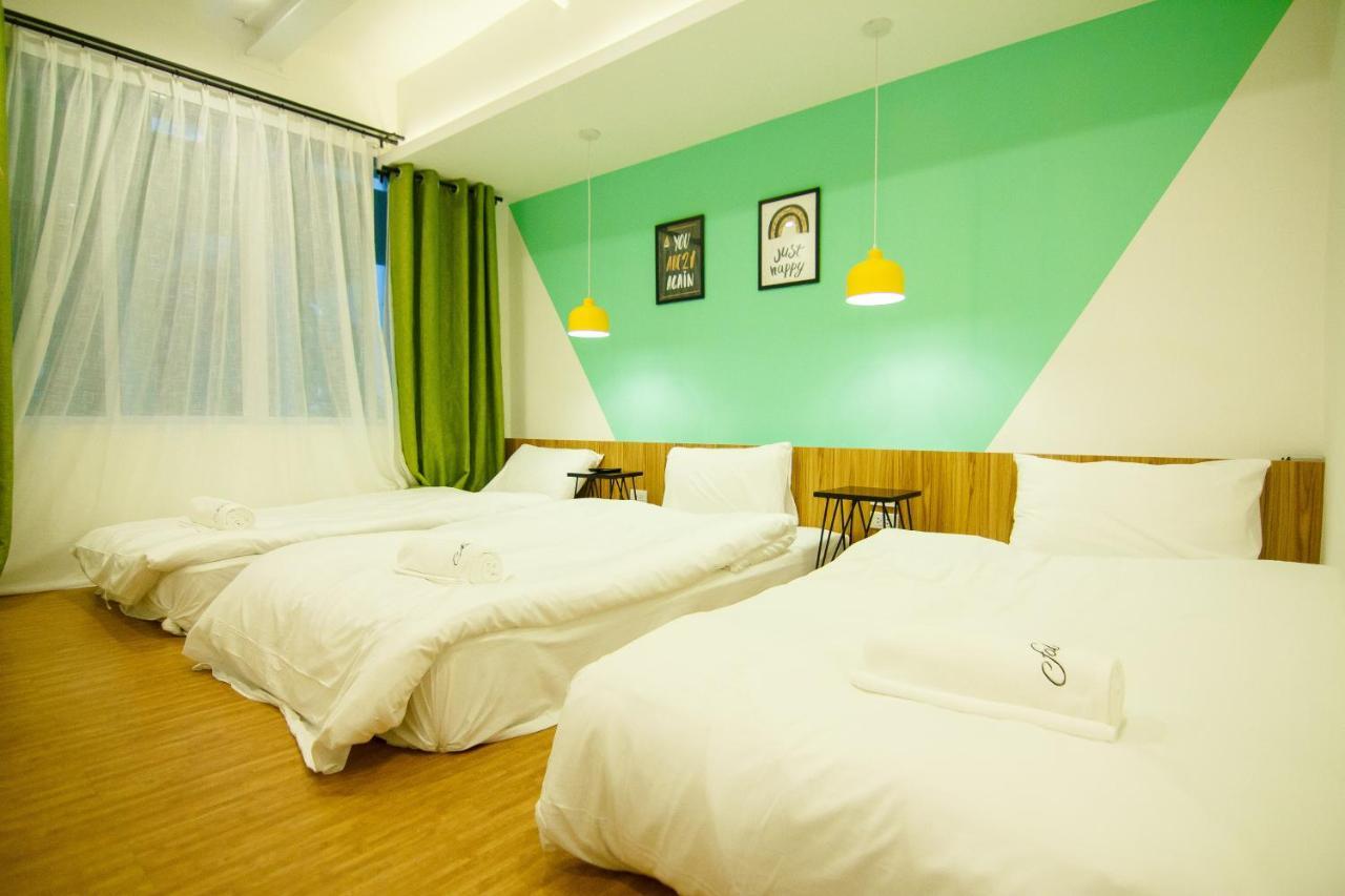 Folk Poshtel Asok Hostel Bangkok Exterior photo